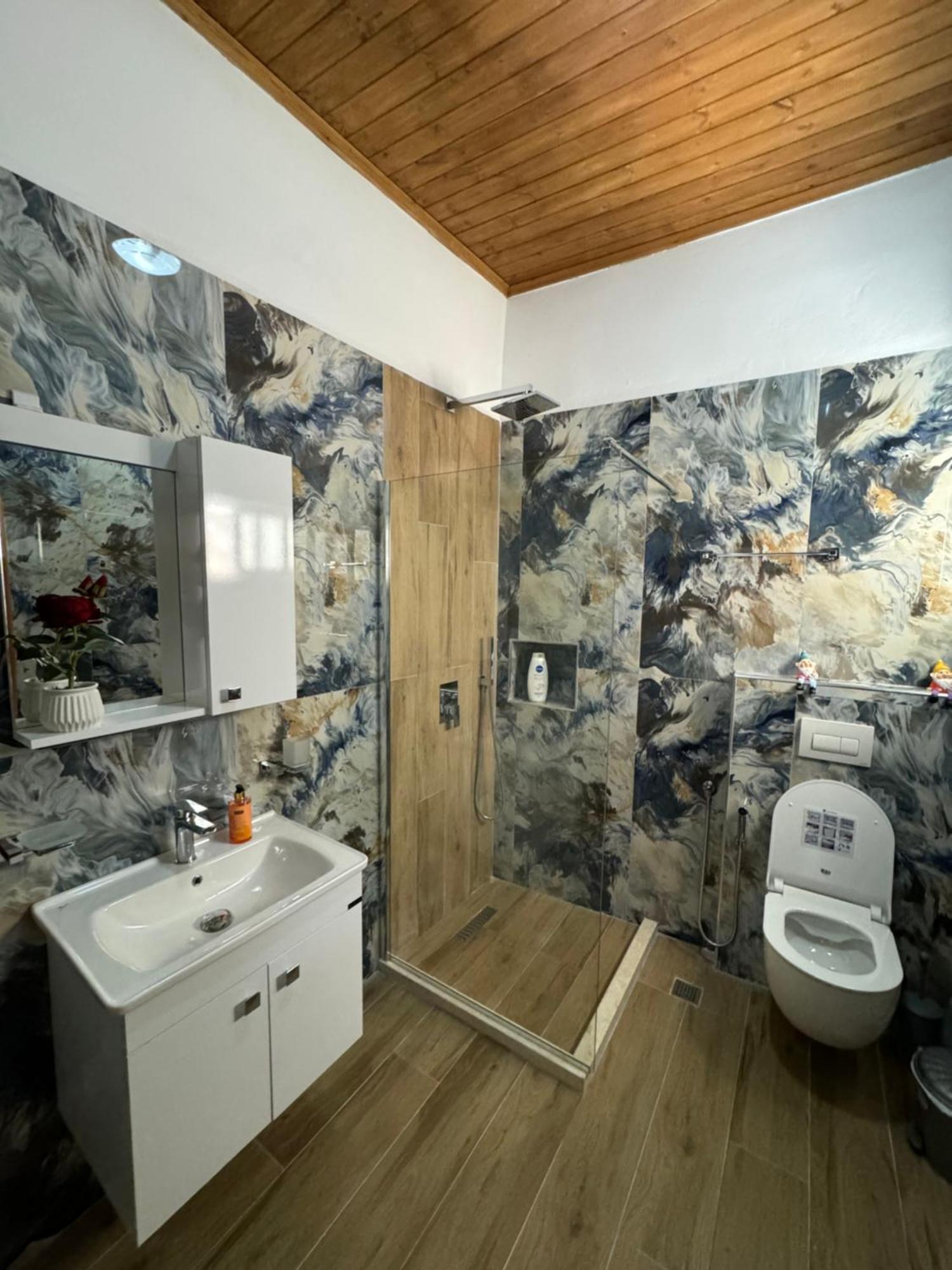 Meroli Guesthouse - Unesco Quarter Берат Экстерьер фото