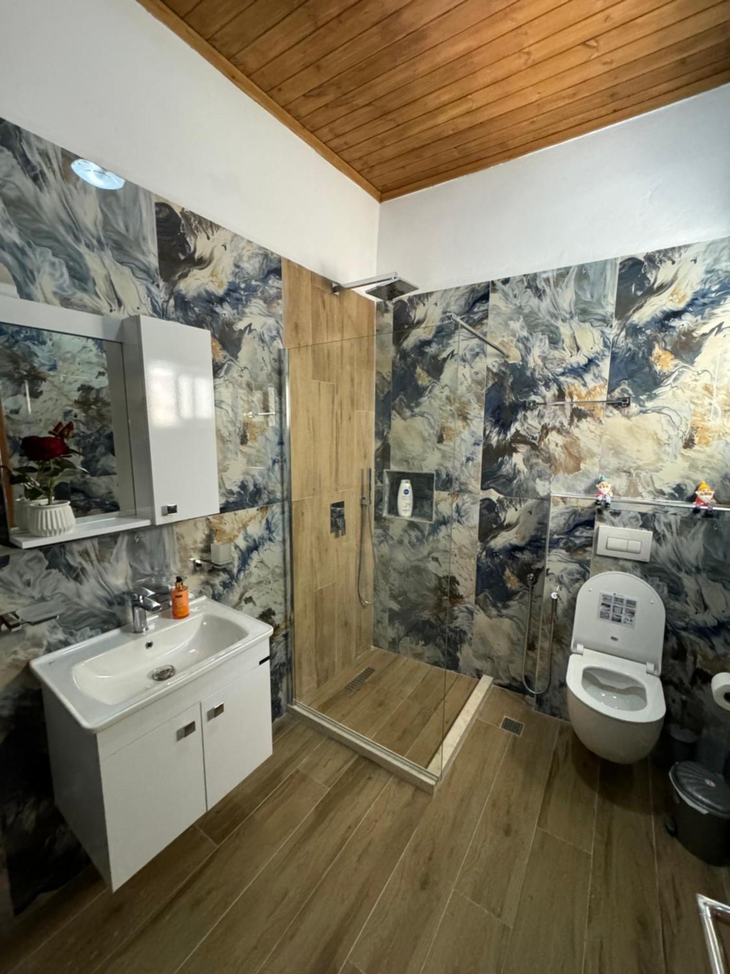 Meroli Guesthouse - Unesco Quarter Берат Экстерьер фото